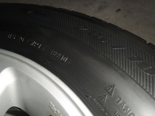 ล้อแม็ก 16นิ้ว6รู อีซูซุ พร้อมยาง 215/70R16 ปี10 สวยๆ 4 ล้อ ราคา 6900 บาท