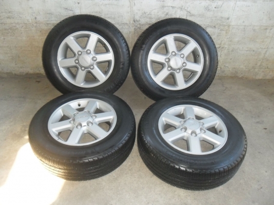 ล้อแม็ก 16นิ้ว6รู อีซูซุ พร้อมยาง 215/70R16 ปี10 สวยๆ 4 ล้อ ราคา 6900 บาท