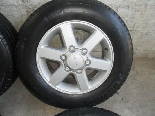 ล้อแม็ก 16นิ้ว 6รู อีซูซุ พร้อมยาง 215/70R16 ปี10 สวยๆ 4 ล้อ ราคา 6900 บาท ล้อแม็ก 16นิ้ว 6รู อีซูซุ พร้อมยาง 215/70R16 ปี10 สวยๆ 4 ล้อ ราคา 6900 บาท