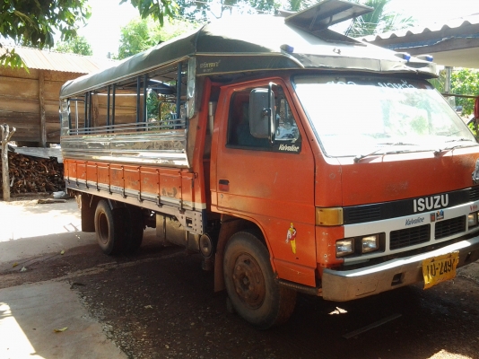 ISUZU  NPR  59LU5M เครื่อง 115แรง  ปี3 7เกียร์สั้นหลังคาโดยสาร