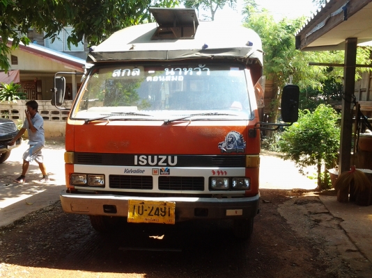 ISUZU  NPR  59LU5M เครื่อง 115แรง  ปี3 7เกียร์สั้นหลังคาโดยสาร