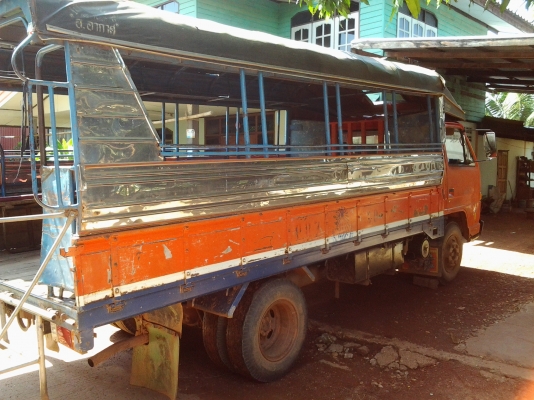 ISUZU  NPR  59LU5M เครื่อง 115แรง  ปี3 7เกียร์สั้นหลังคาโดยสาร