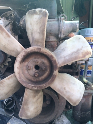 เครื่องยนต์10 ล้อ ยี่ห้อ Izusu 6SA1