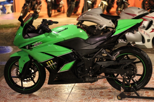 ขาย ninja 250 ปี2011 สีเขียวแฟริ่งสวย พร้อมขี่
