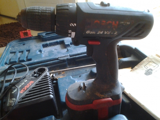 สว่านไร้สายบอซพร้อมกล่อง