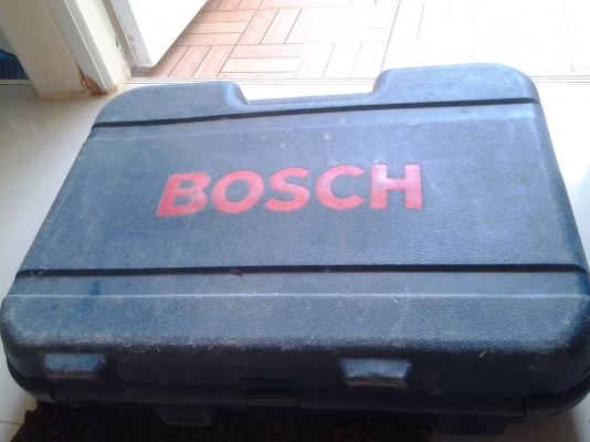 สว่านไร้สายบอซพร้อมกล่อง