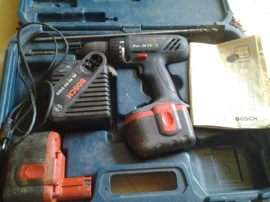 สว่านไร้สายบอซพร้อมกล่อง