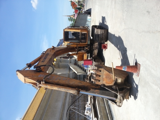 ต้องการขายรถแมคโคร Pc200 โคมัสสุ สนใจติดต่อ 0870304205 ต้องการขายรถแมคโคร Pc200 โคมัสสุ สนใจติดต่อ 0870304205