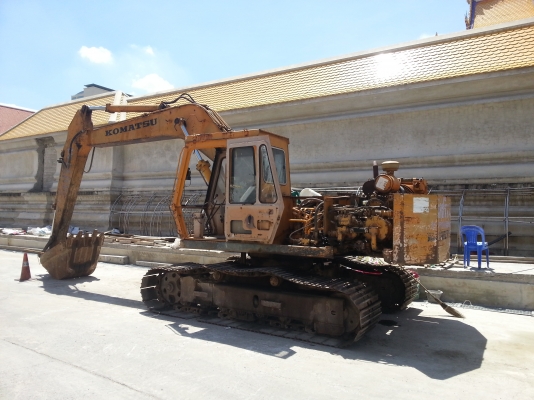 ต้องการขายรถแมคโคร Pc200 โคมัสสุ สนใจติดต่อ 0870304205 ต้องการขายรถแมคโคร Pc200 โคมัสสุ สนใจติดต่อ 0870304205