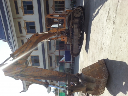 ต้องการขายรถแมคโคร Pc200 โคมัสสุ สนใจติดต่อ 0870304205 ต้องการขายรถแมคโคร Pc200 โคมัสสุ สนใจติดต่อ 0870304205