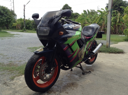 ธารนนทบุรี//ขาย suzuki gsx400f เดิมๆแห้งๆ รถจอดครับ สตาร์ทติดขี่ได้ครับ ต้องเก็บงานสีครับ ราคา3x,xxx บาท อินวอยท์แท้ครับ