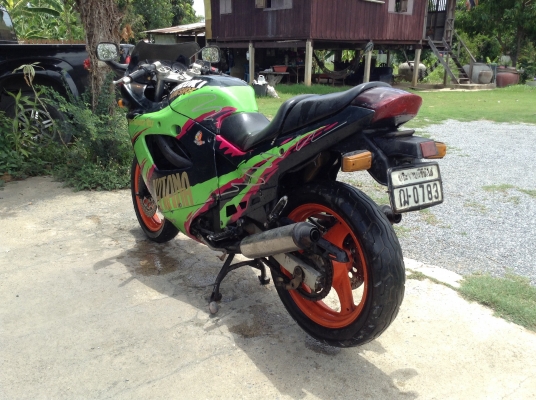 ธารนนทบุรี//ขาย suzuki gsx400f เดิมๆแห้งๆ รถจอดครับ สตาร์ทติดขี่ได้ครับ ต้องเก็บงานสีครับ ราคา3x,xxx บาท อินวอยท์แท้ครับ