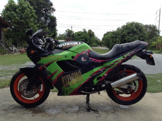 ธารนนทบุรี//ขาย suzuki gsx400f เดิมๆแห้งๆ รถจอดครับ สตาร์ทติดขี่ได้ครับ ต้องเก็บงานสีครับ ราคา3x,xxx บาท อินวอยท์แท้ครับ