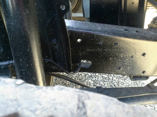 ขาย 4 ล้อกลาง ISUZU NKR  88 ติดเครน TADANO 1 ตัน