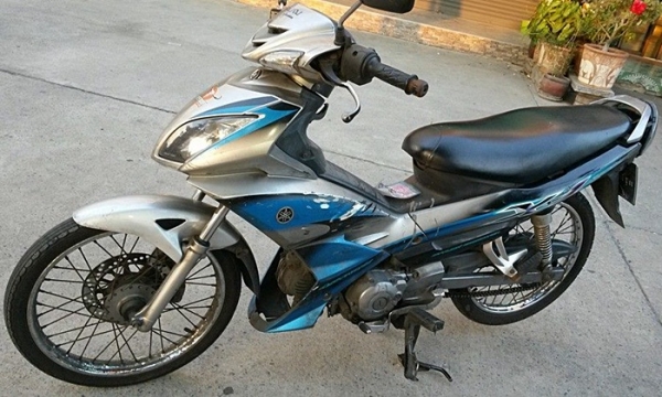 Yamaha X1 คลัทซ์มือ