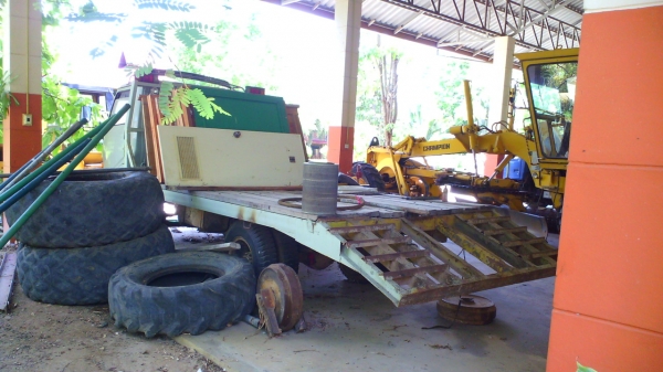 รถหกล้อ HINO FB เทลเล่อร์ใส่ รถขุด PC60-5