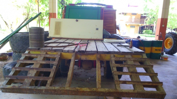 รถหกล้อ HINO FB เทลเล่อร์ใส่ รถขุด PC60-5