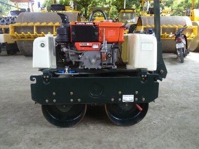 รถบดเดินตาม SAKAI รุ่น HV80