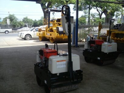 รถบดเดินตาม SAKAI รุ่น HV80