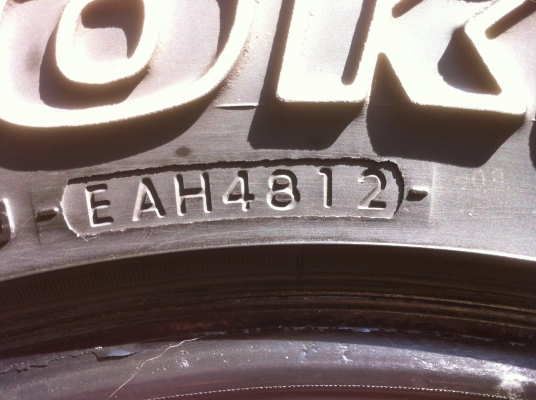 ขายยาง yokohama 265/70/16 ปี 2012