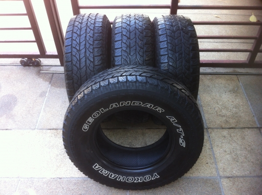 ขายยาง yokohama 265/70/16 ปี 2012