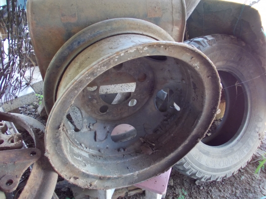 m601ขายอะไหล่ m37 มีหลายอย่างใครหาตัวไหนบอกครับ