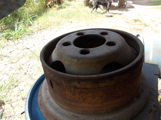 m601ขายอะไหล่ m37 มีหลายอย่างใครหาตัวไหนบอกครับ