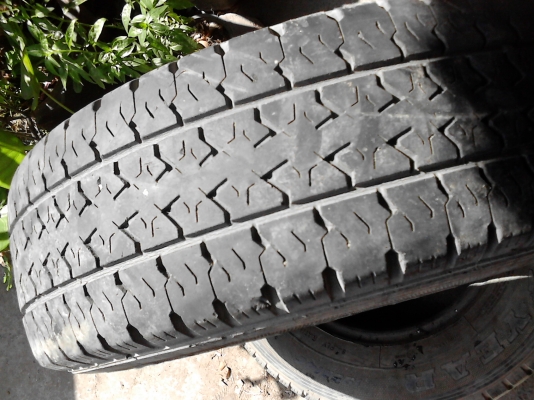 195R14 GOODYEAR WRANGER D-MARK II มี 2 เส้น  ติดต่อโทร. 081-427-3941