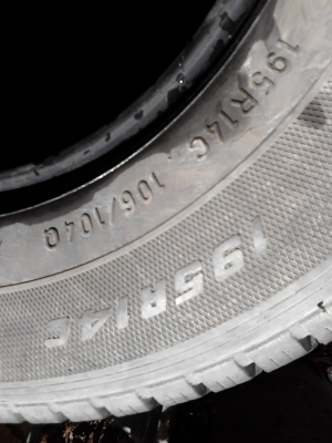 195R14 GOODYEAR WRANGER D-MARK II มี 2 เส้น  ติดต่อโทร. 081-427-3941