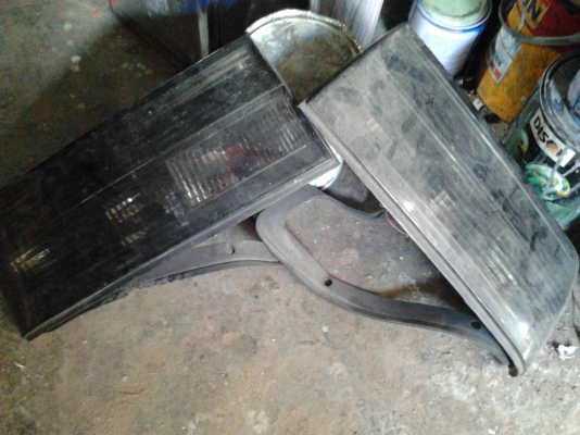 ไฟท้าย BMW E30