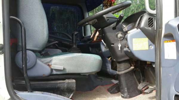 รถฮีโน่ 10 ล้อ ตู้เย็น 260 แรงม้า. ปี 50   สนใจติดต่อ 081 - 6079515