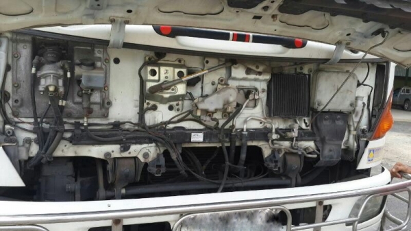 รถฮีโน่ 10 ล้อ ตู้เย็น 260 แรงม้า. ปี 50   สนใจติดต่อ 081 - 6079515