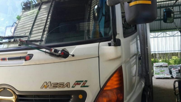 รถฮีโน่ 10 ล้อ ตู้เย็น 260 แรงม้า. ปี 50   สนใจติดต่อ 081 - 6079515