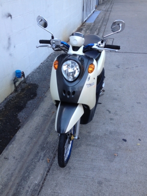 ขาย Yamaha Fino แท้ ปี50 เทา-ขาว ล้อน้ำเงิน 1.20 1คู่ โช็คshowaก๊อปแต่สปริงแท้ สีเขียว เครืองเดิมๆ รถมือเดียว ราคา14500บาท ทะเบียนพร้อมโอน โทร0924462525โส กทม