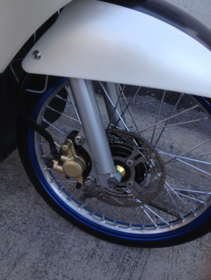 ขาย Yamaha Fino แท้ ปี50 เทา-ขาว ล้อน้ำเงิน 1.20 1คู่ โช็คshowaก๊อปแต่สปริงแท้ สีเขียว เครืองเดิมๆ รถมือเดียว ราคา14500บาท ทะเบียนพร้อมโอน โทร0924462525โส กทม