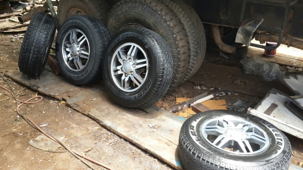 ขายล้อแม๊ค อีซูซุดีแมค ลุ้นไฮเลนเดอร์ ของแท้เดิมๆปี2010 ขายล้อแม๊ค อีซูซุดีแมค ลุ้นไฮเลนเดอร์ ของแท้เดิมๆปี2010