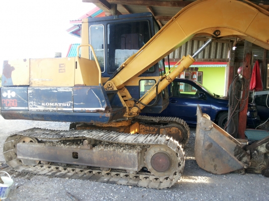 ต้องการขายรถแบคโคร KOMATSU PC 60-5