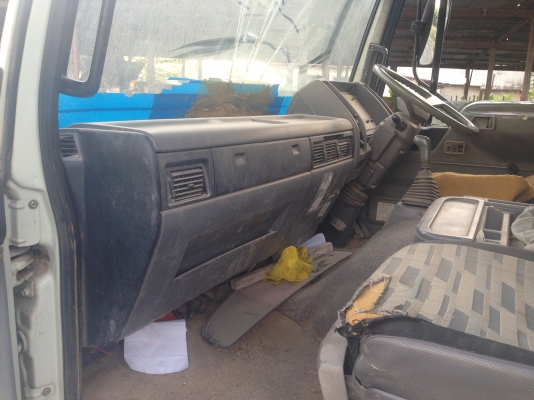 ขายด่วนยี่ห้อ HINO กระบะดั้ม สิงห์ไฮเทค เครื่อง HO7D 195 แรงม้ากระบะดั้ม  กระบะดั้ม HINO-FD3HJA-195 แรงม้า ราคา 588,000 บาท  รถจดทะเบียนปี 2547 คัซซี  คัซซีสวย  เครื่องดี  ภายในครบ กระบะดั้มยาว 4. เมตร ช่วงล่างใหญ่  ยาง 825-16 น๊อตล้อ 6 ตัว Fหน้า F หลัง