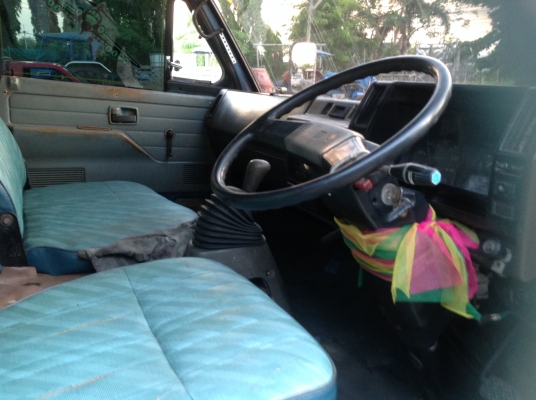 ขายหกล้อดั้ม ISUZU NPR 115ห้าง เกียร์ยาวเปลี่ยนเป็นเกียร์สายแล้ว