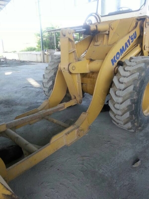 รถตัก KOMATSU. 515   สนใจติดต่อ 081 - 6079515