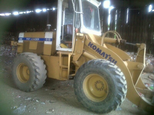 รถตัก KOMATSU. 515   สนใจติดต่อ 081 - 6079515