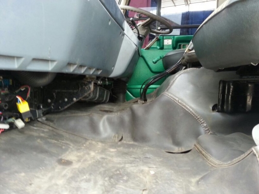 รถฮีโน่ 12 ล้อ ท้ายลาด FN527M - TF  220 แรงม้า. ปี 38    สนใจติดต่อ 081 - 6079515