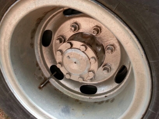 รถฮีโน่ 12 ล้อ ท้ายลาด FN527M - TF  220 แรงม้า. ปี 38    สนใจติดต่อ 081 - 6079515