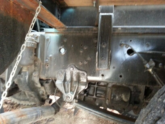 รถฮีโน่ 12 ล้อ ท้ายลาด FN527M - TF  220 แรงม้า. ปี 38    สนใจติดต่อ 081 - 6079515