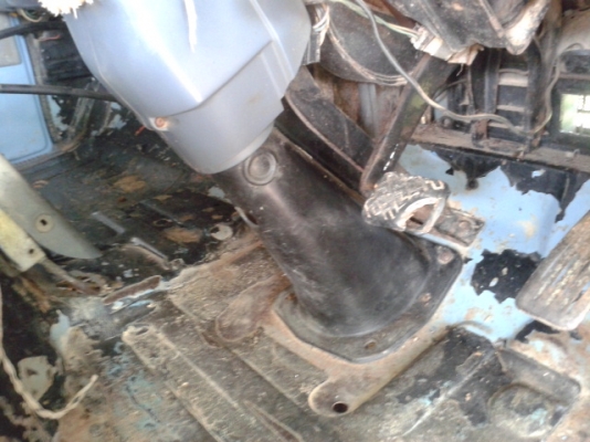 **ขายแล้วค่ะ ไป  กทม ***หกล้อดั้มอีซูสุ 88  แรงม้า เดิมๆ พร้อมใช้งาน รถสวยมาก เล่มพร้อมโอน..