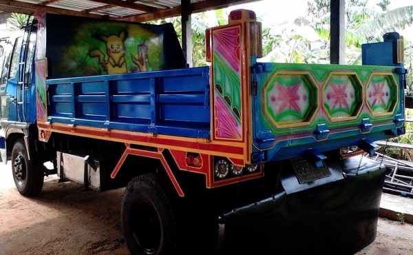 **880,000 บ.ต่อรอง**ขาย6ล้อดั้มดิน สวยๆ HINO FD3H HO7D 195HP เครื่องแน่นๆ แรงๆ เกียร์ดีไม่มีหลุด ช่วงล่างF หน้า-หลัง คัสซีสวยไม่มีปะไม่มีดาม กระบะดั้มเหล็กสวยๆ พื้นดีข้างสวย หัวเก๋งสวยจัด ภายในสวยคอนโซลครบ พ.พาวเวอร์ เบรคทริฟฟี่ ยางสวย6เส้น สีสันสวย บิวด์