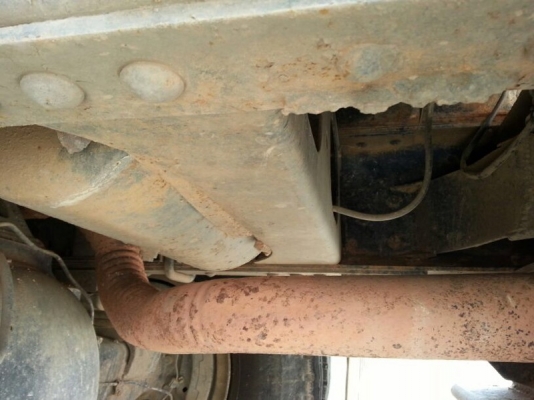 รถฮีโน่ 10 ล้อดั้ม FM3M  240 แรงม้า. ปี 38  สนใจติดต่อ 081 - 6079515