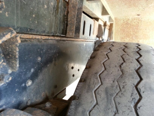 รถฮีโน่ 10 ล้อดั้ม FM3M  240 แรงม้า. ปี 38  สนใจติดต่อ 081 - 6079515