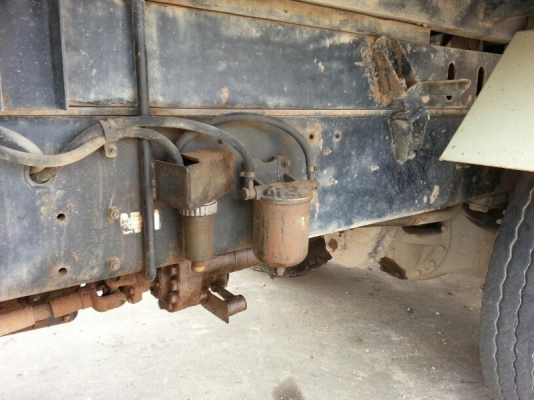 รถฮีโน่ 10 ล้อดั้ม FM3M  240 แรงม้า. ปี 38  สนใจติดต่อ 081 - 6079515