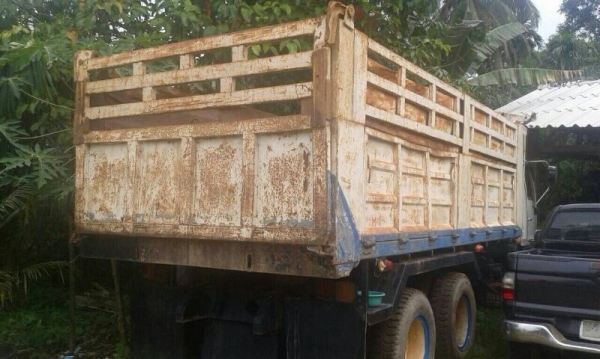 รถฮีโน่ 10 ล้อดั้ม FM3M  240 แรงม้า. ปี 38  สนใจติดต่อ 081 - 6079515